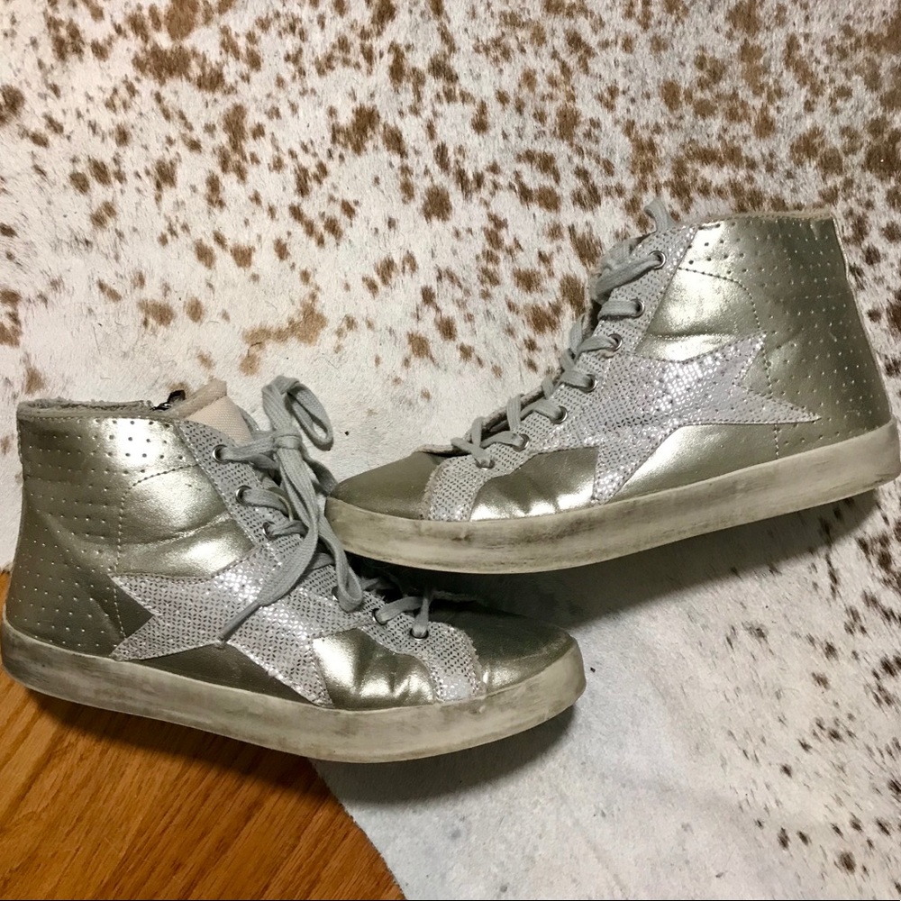 Distressed London Rebel Sneakers size 8.5